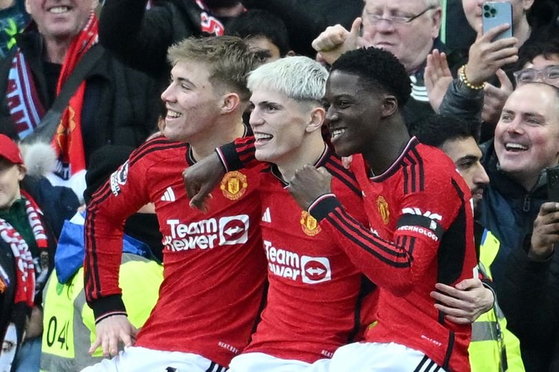 Manchester United manager Erik ten Hag explains Rasmus Hojlund and two other Manchester United players' celebratory picture