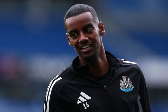 Breaking news: 'Source' from Newcastle discloses Alexander Isak's shocking information as Liverpool is informed of the asking price to secure the fantasy transfer